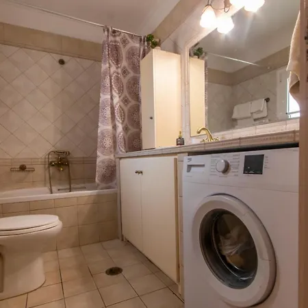 Aristotelis Apartamento